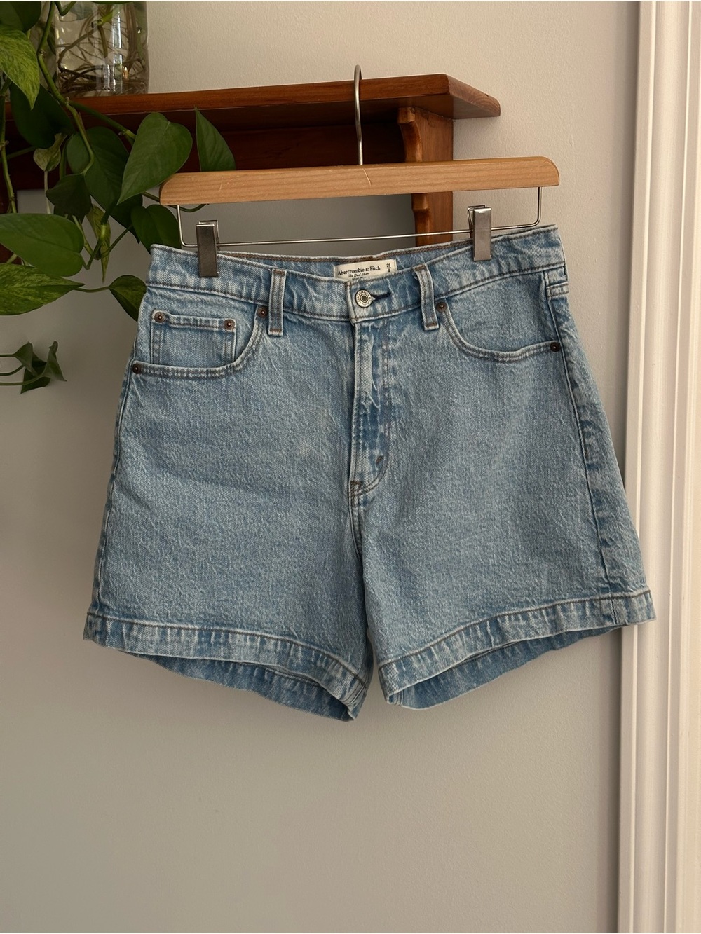 Abercrombie & Fitch High-Rise Dad Short